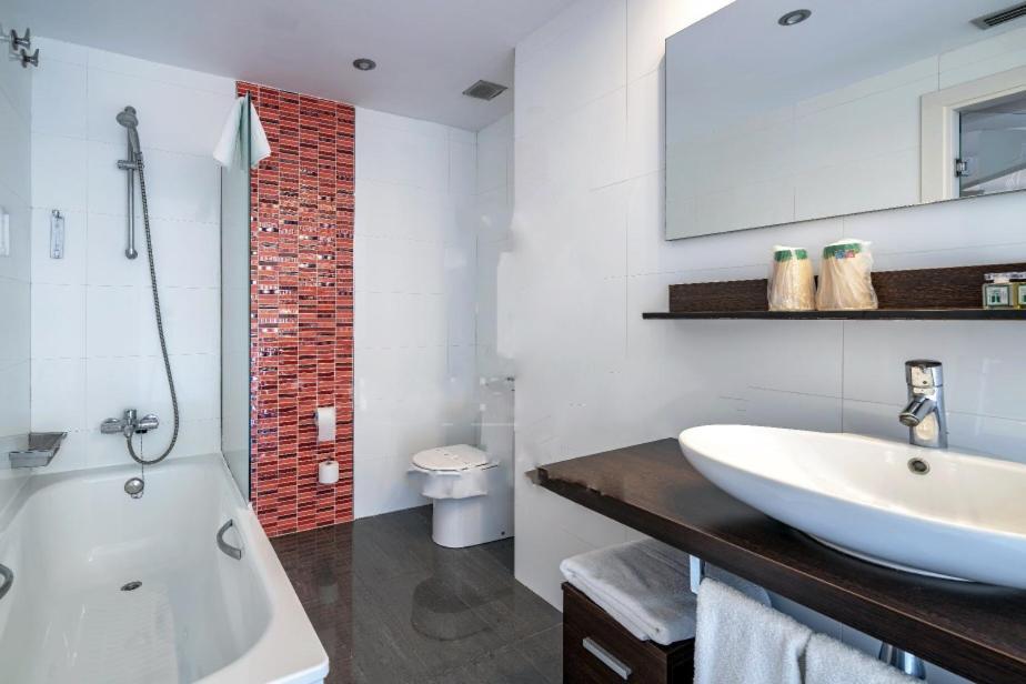 La - Adults Only Hotel
